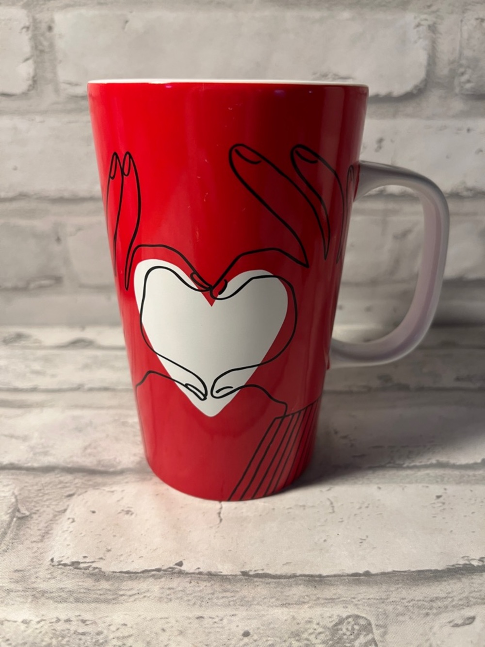 Starbucks Red Heart Design Ceramic coffee Mug 12 oz 2017